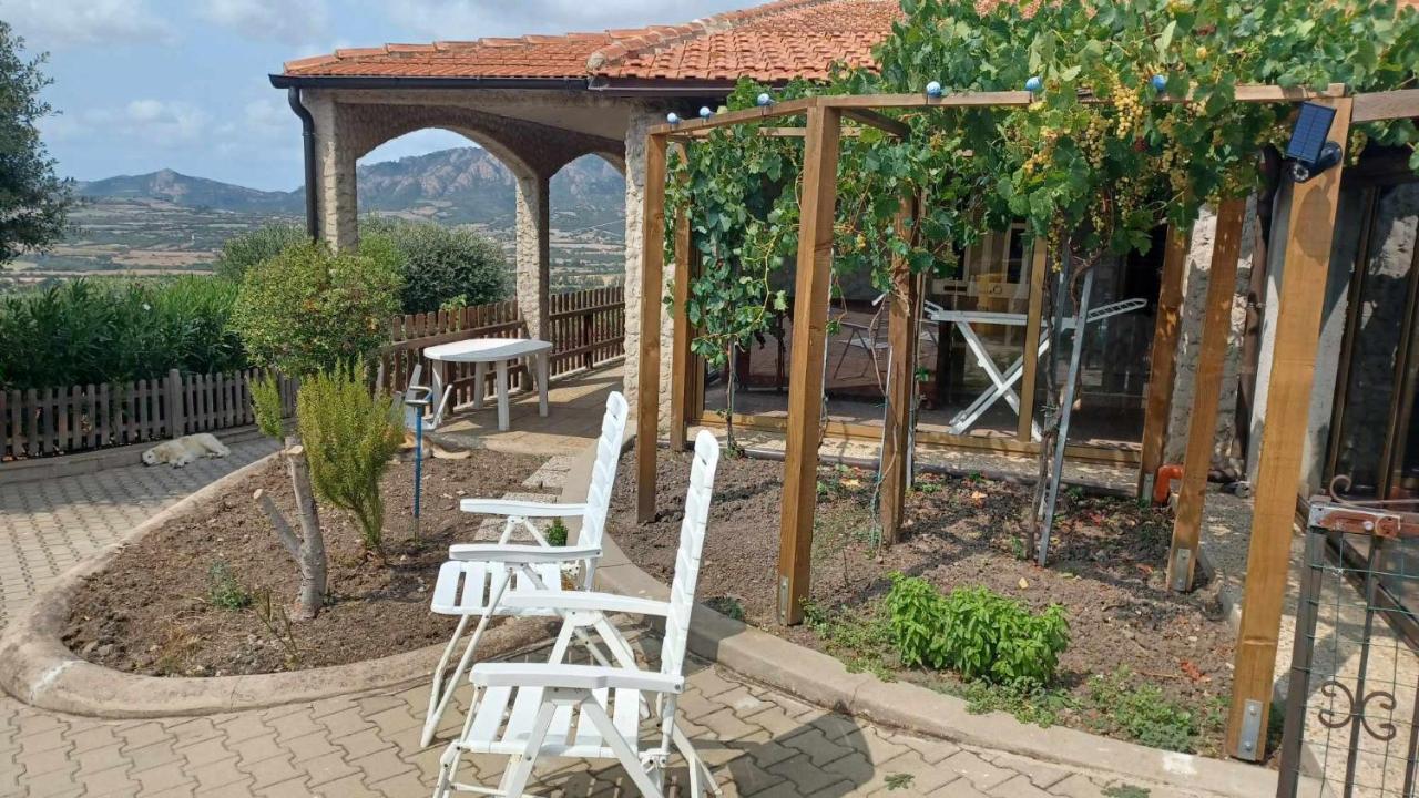 La Casa Nella Natura Villa Perfugas Esterno foto